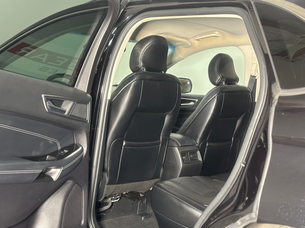 2019 Ford Edge Image 11