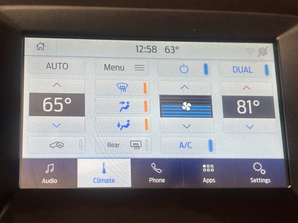 2019 Ford Edge Image 17