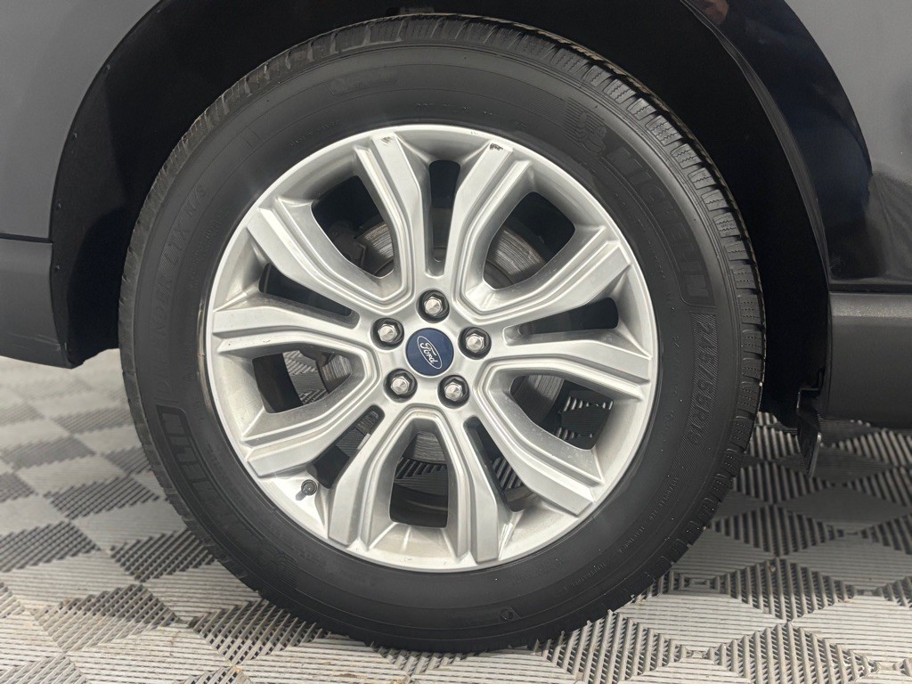2019 Ford Edge Image 37