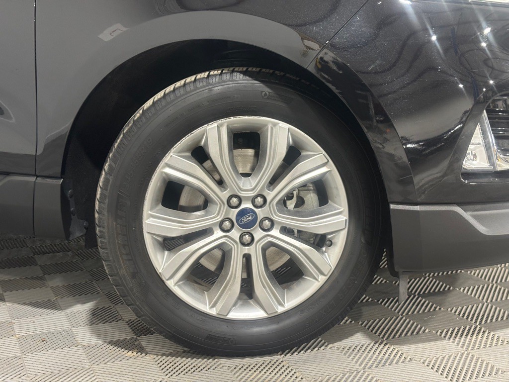 2019 Ford Edge Image 38