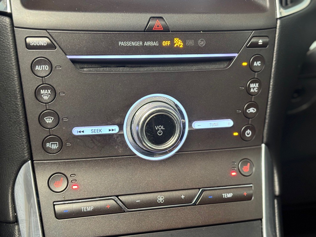 2019 Ford Edge Image 19