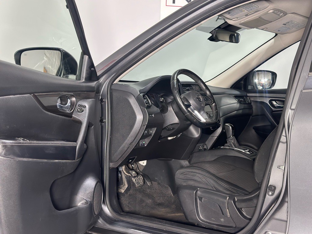 2019 Nissan Rogue Image 10