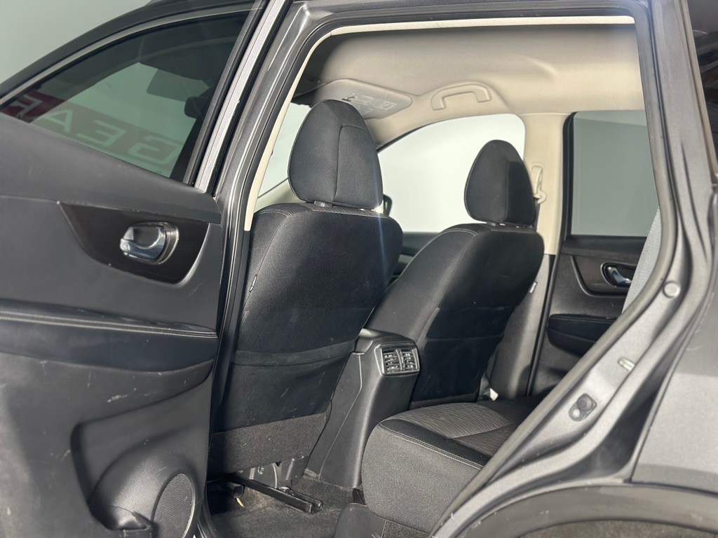 2019 Nissan Rogue Image 11