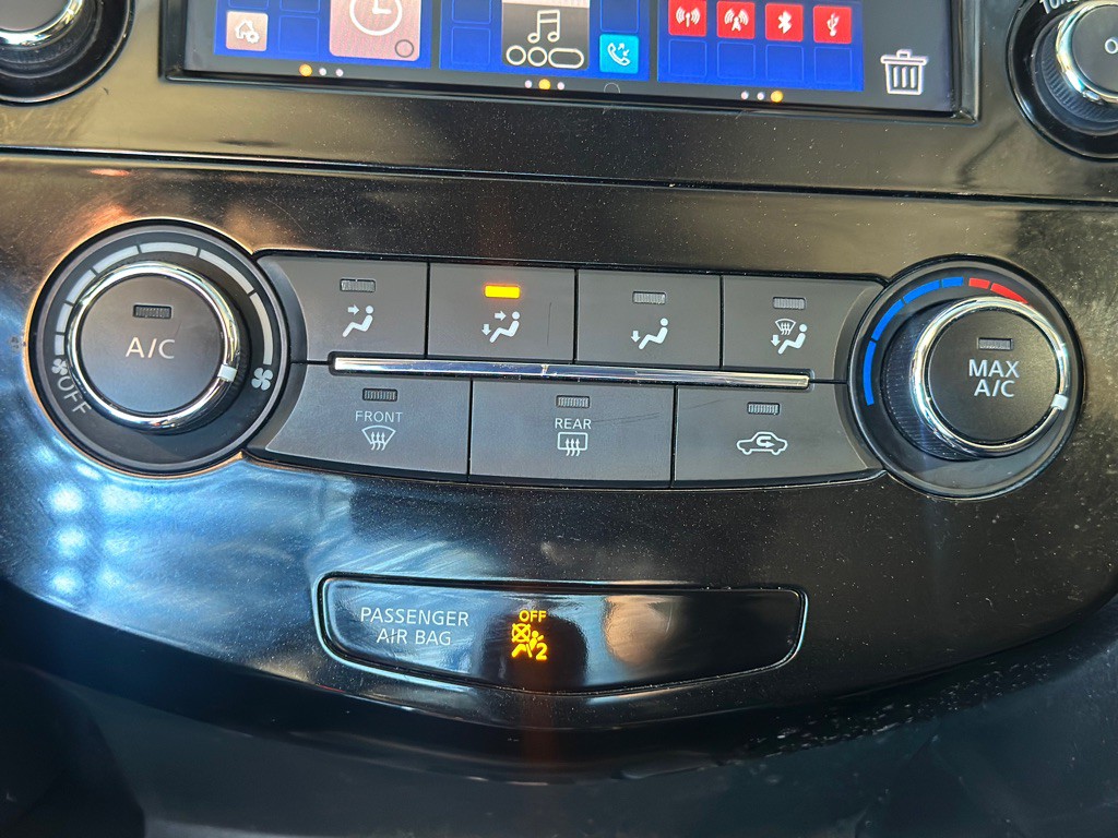 2019 Nissan Rogue Image 18