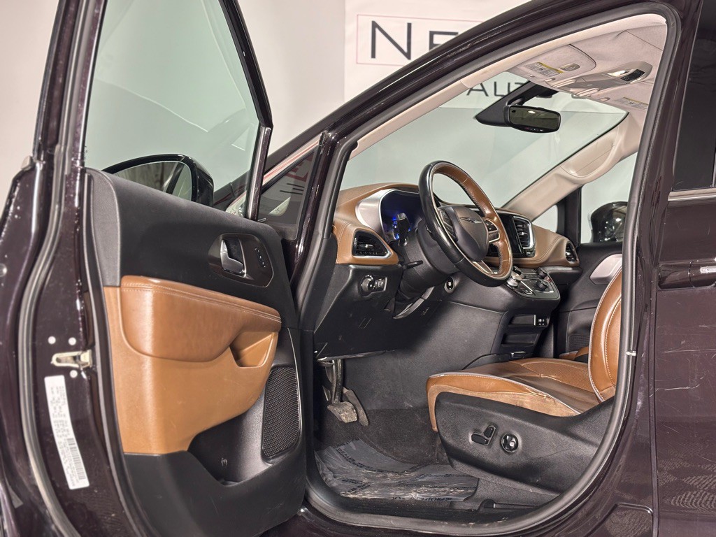 2017 Chrysler Pacifica Image 10