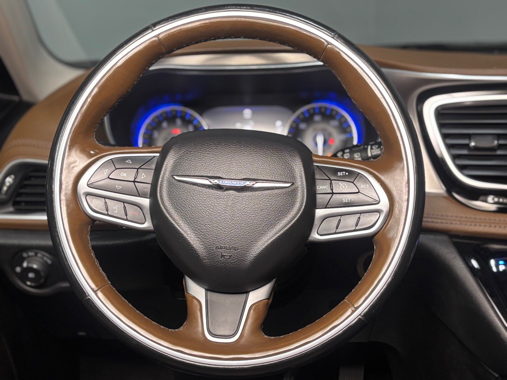 2017 Chrysler Pacifica Image 13