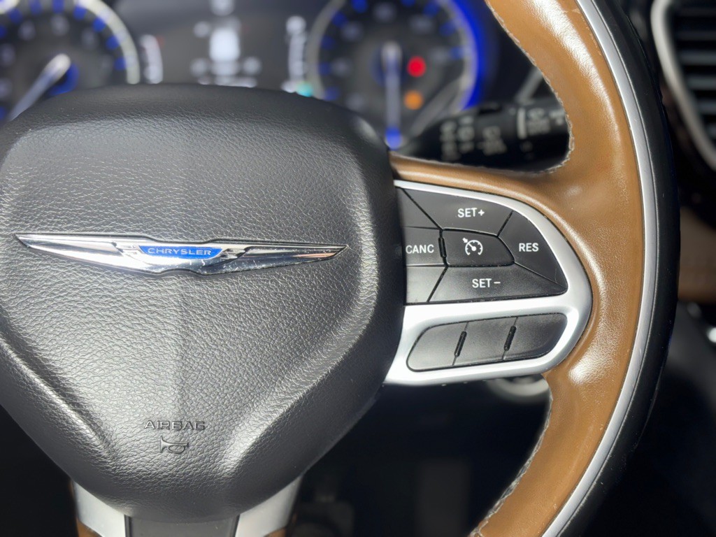 2017 Chrysler Pacifica Image 30