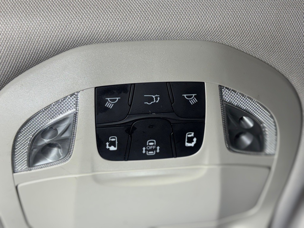 2017 Chrysler Pacifica Image 35