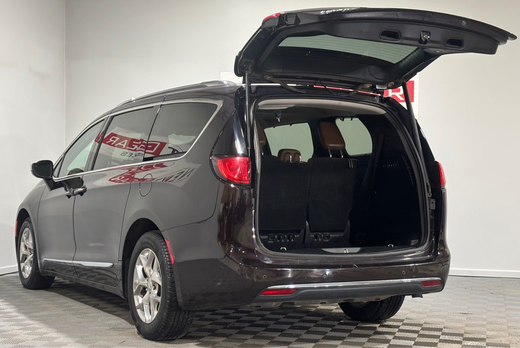 2017 Chrysler Pacifica Image 40