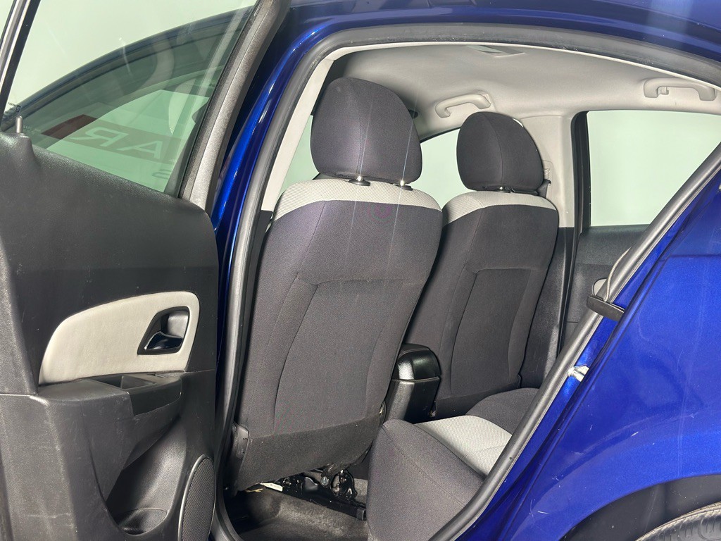 2013 Chevrolet Cruze Image 11