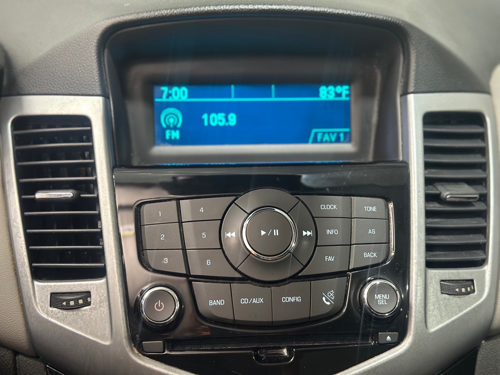 2013 Chevrolet Cruze Image 17