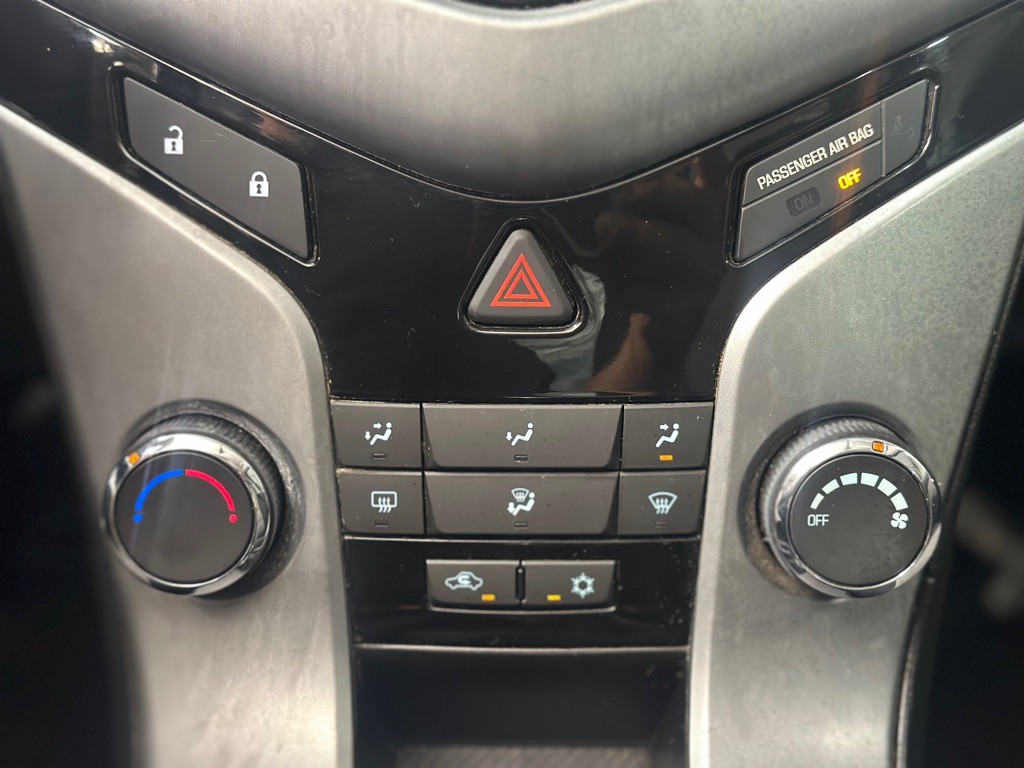 2013 Chevrolet Cruze Image 18