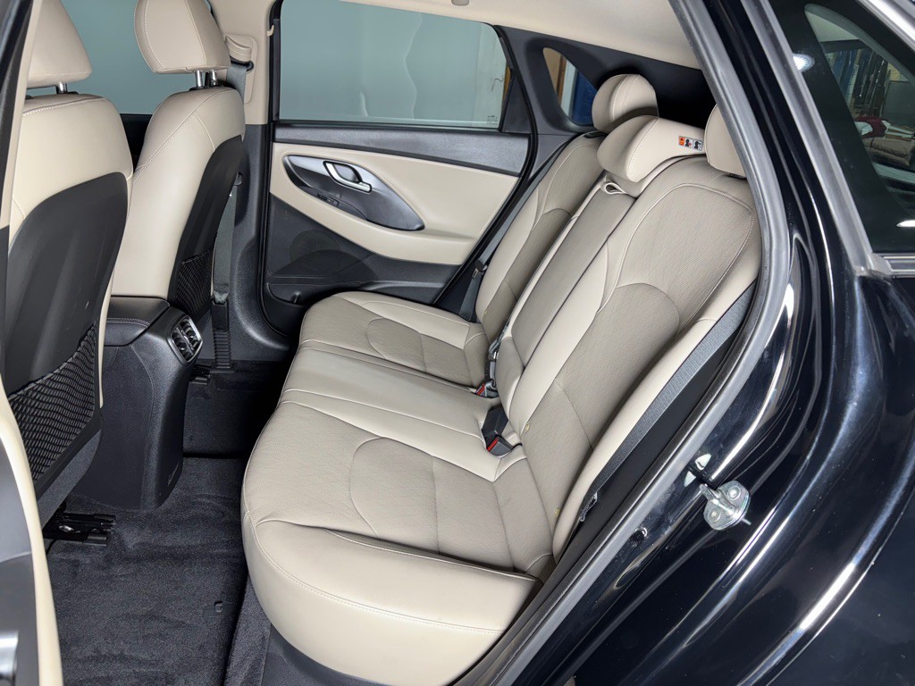 2018 Hyundai Elantra Image 22