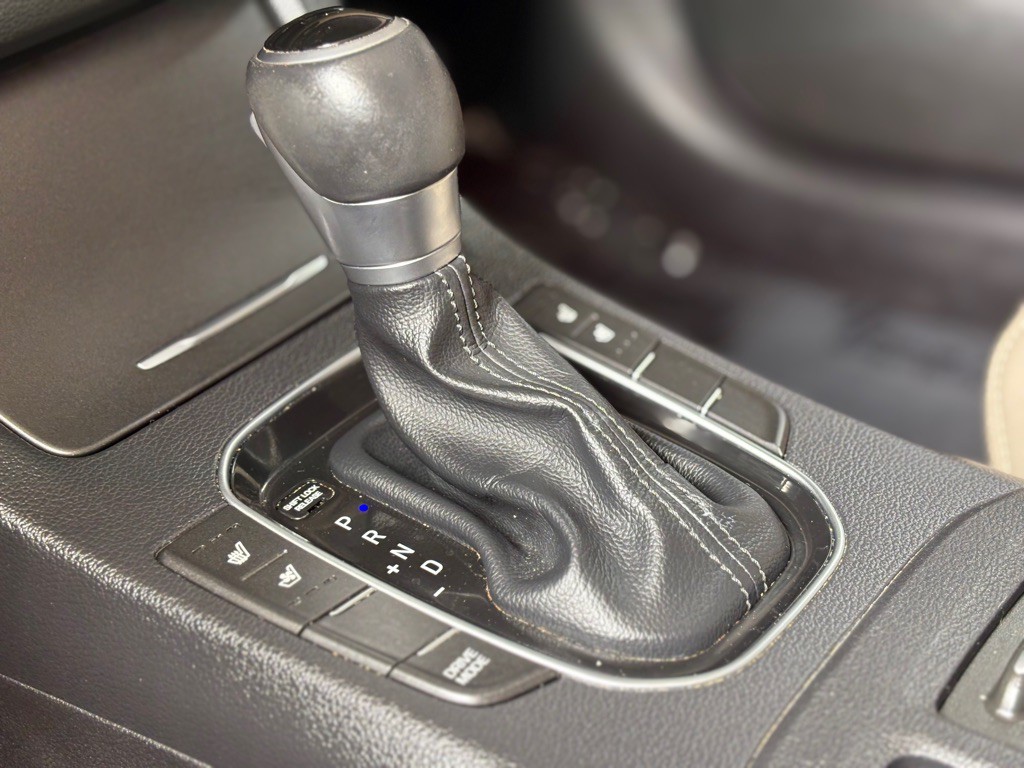 2018 Hyundai Elantra Image 16