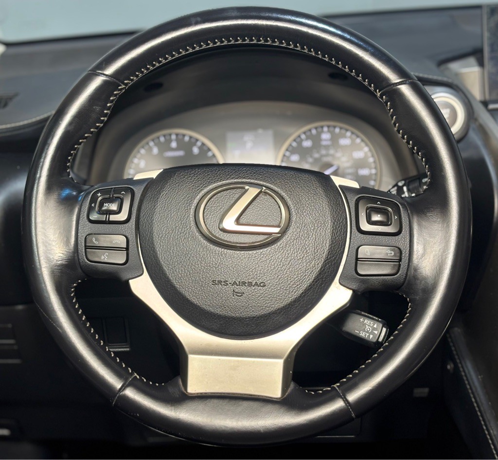 2016 Lexus NX Image 17
