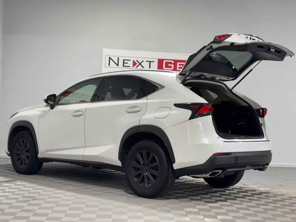 2016 Lexus NX Image 35