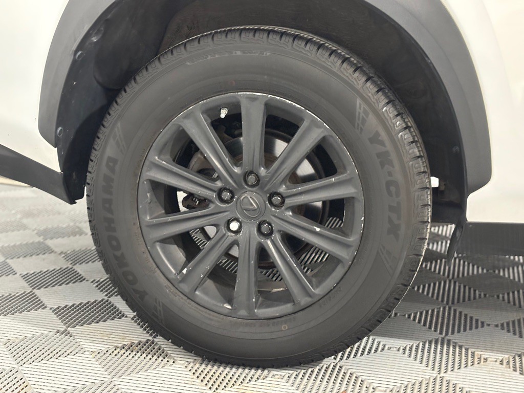 2016 Lexus NX Image 40