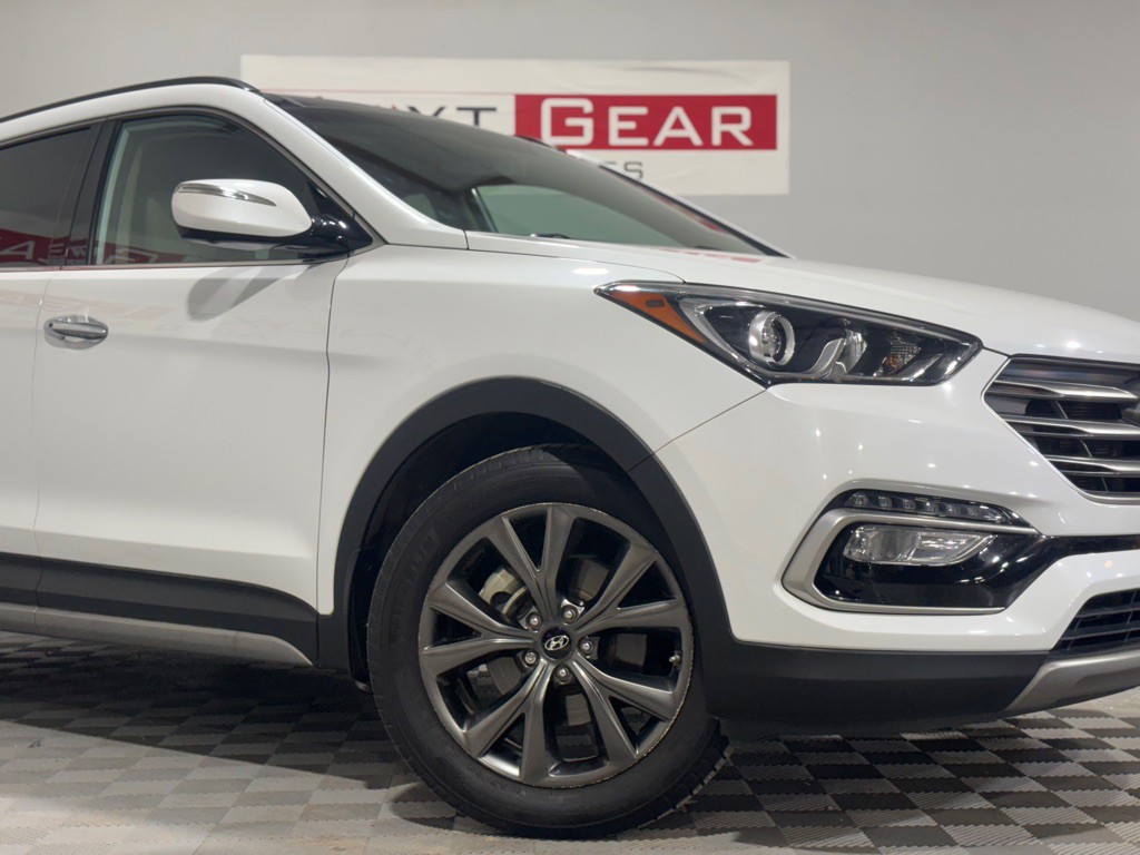 2017 Hyundai Santa Fe Sport Image 3