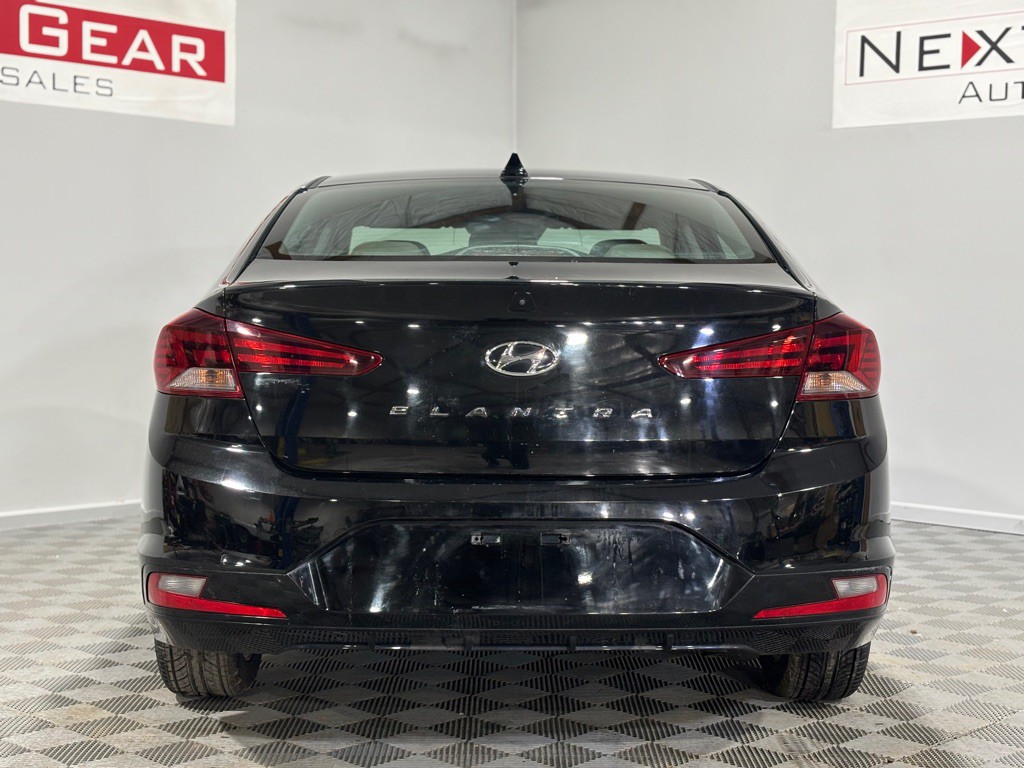 2019 Hyundai Elantra Image 9