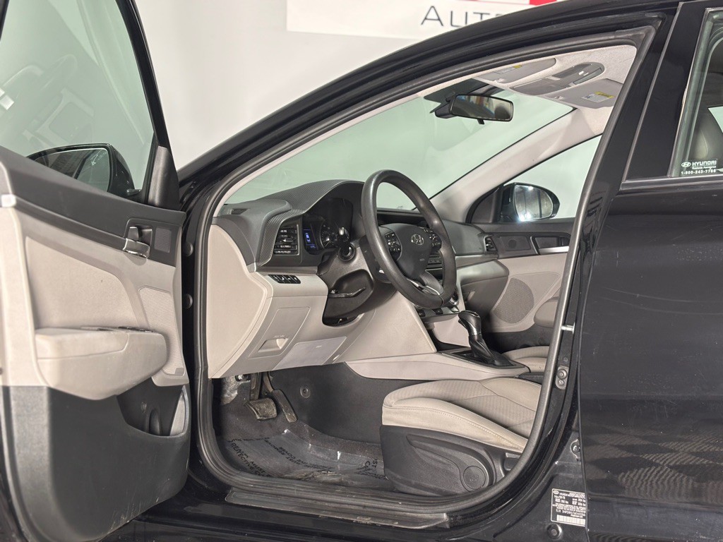 2019 Hyundai Elantra Image 14