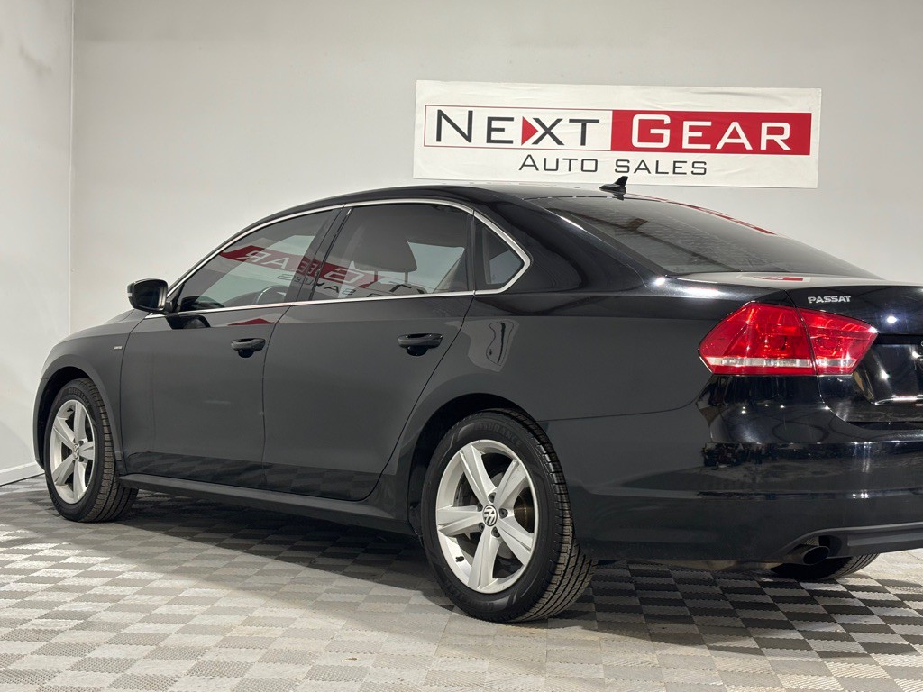 2015 Volkswagen Passat Image 6