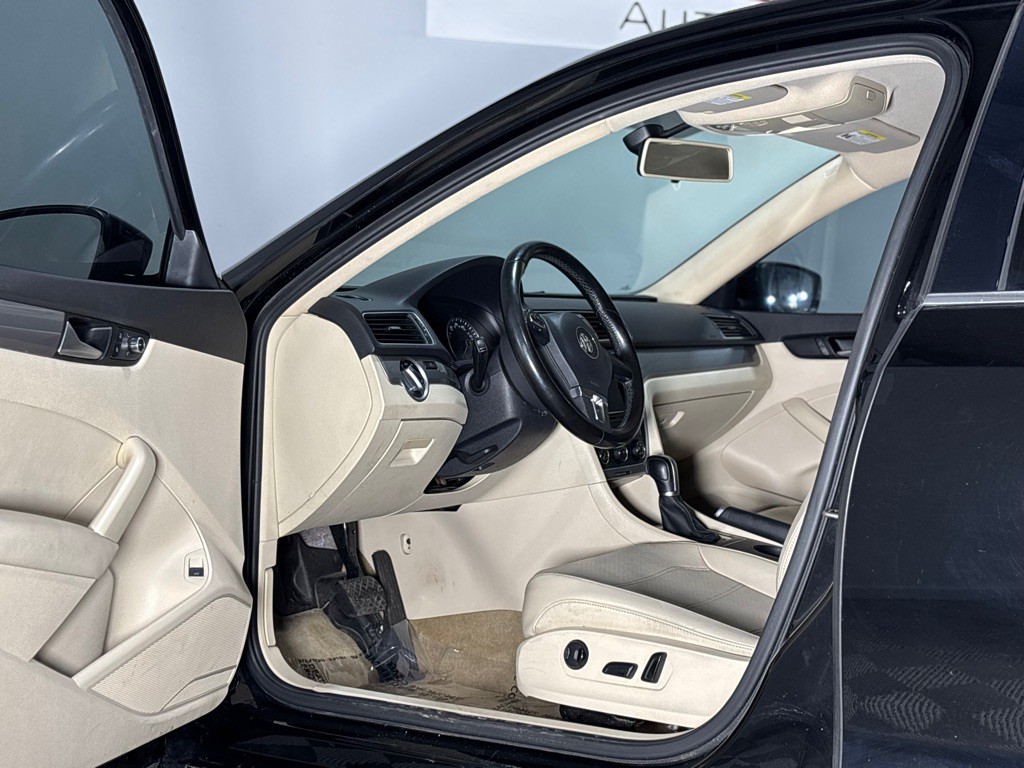 2015 Volkswagen Passat Image 10