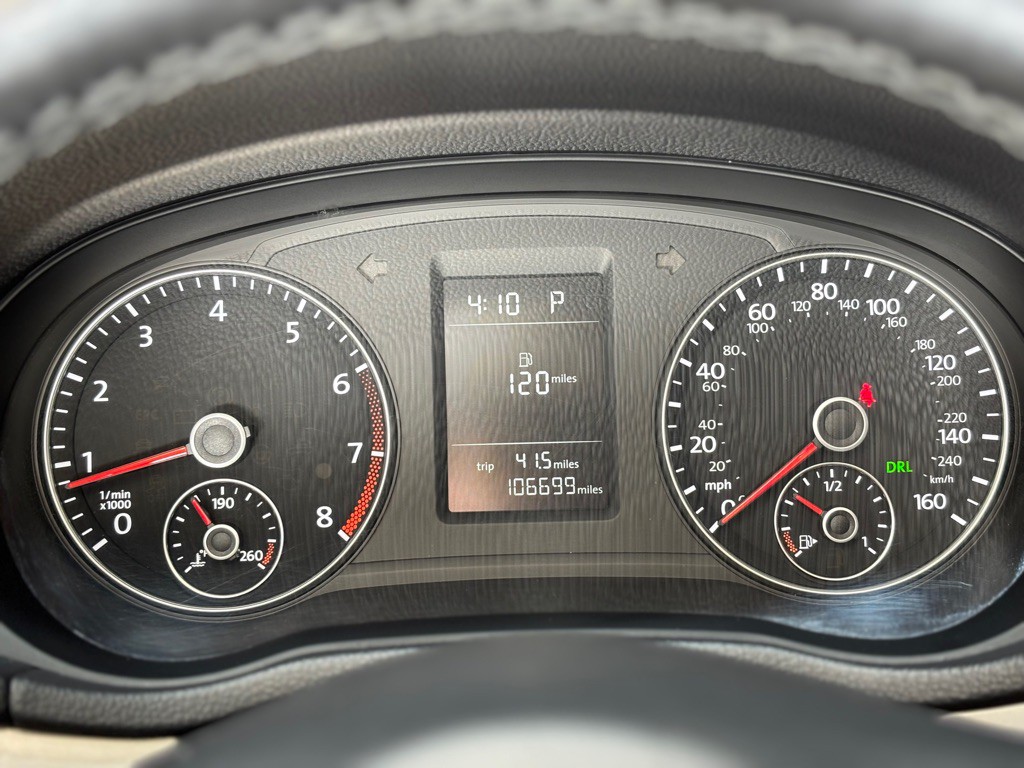 2015 Volkswagen Passat Image 13