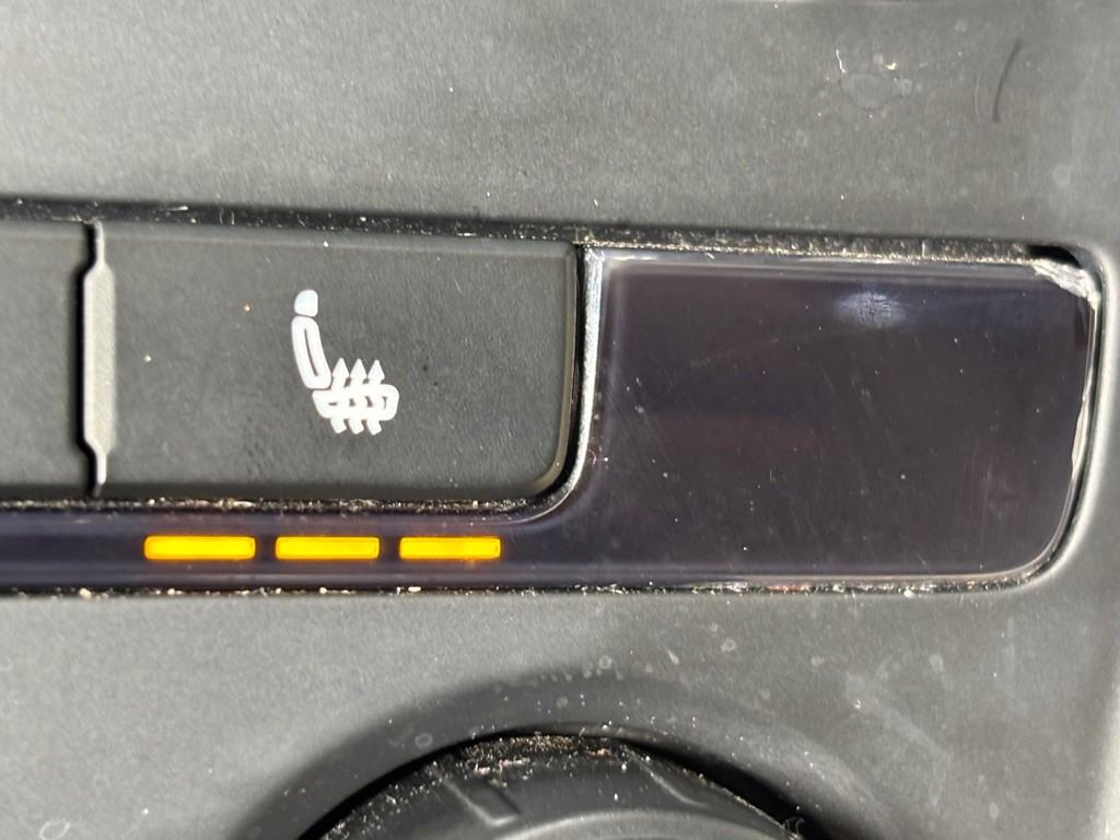 2015 Volkswagen Passat Image 21