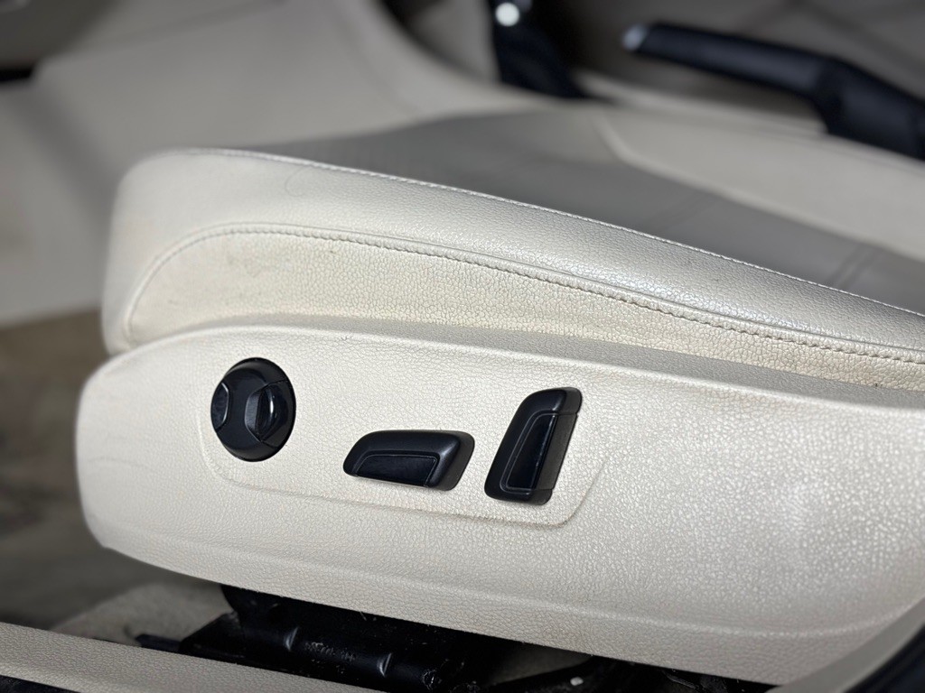 2015 Volkswagen Passat Image 22