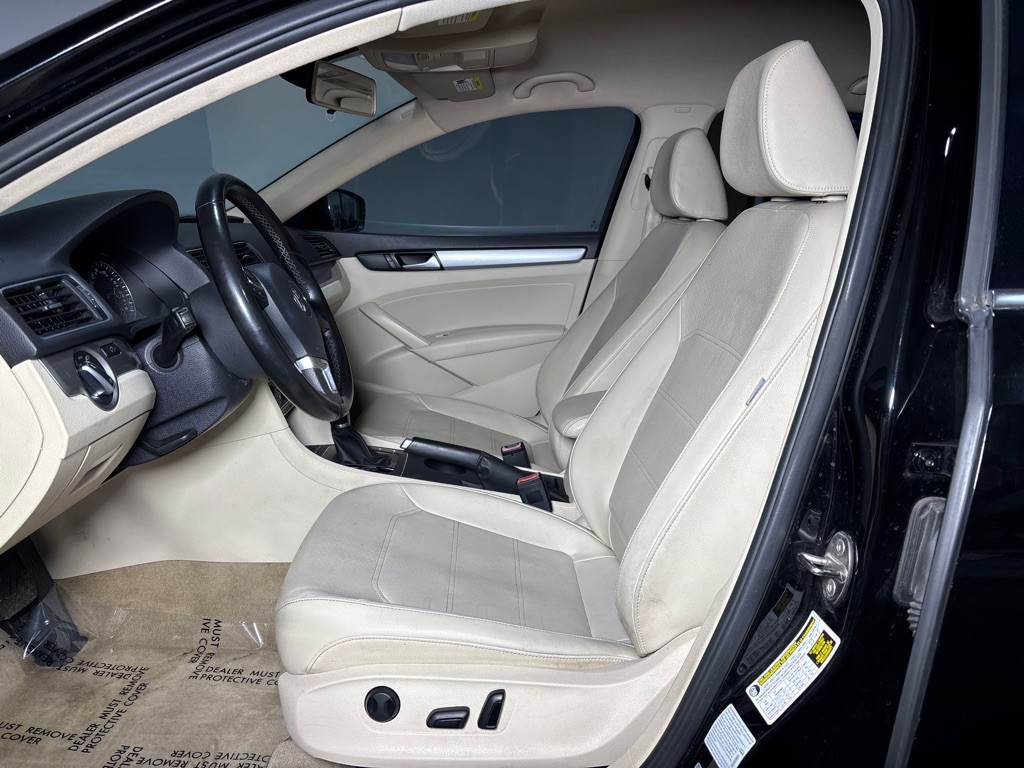 2015 Volkswagen Passat Image 23