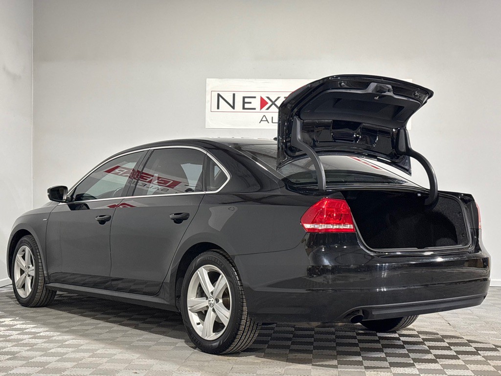 2015 Volkswagen Passat Image 33