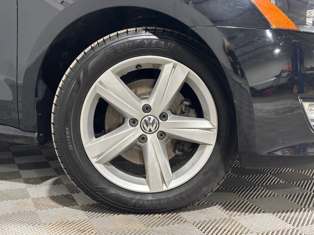 2015 Volkswagen Passat Image 39