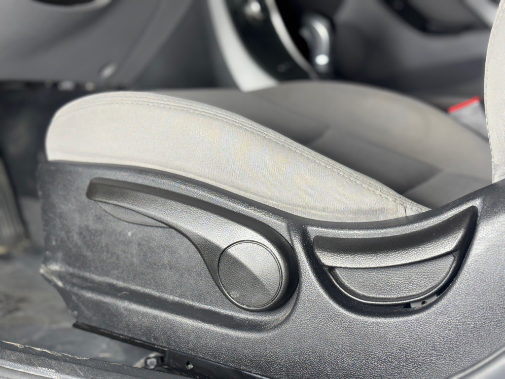 2016 Hyundai Elantra Image 14