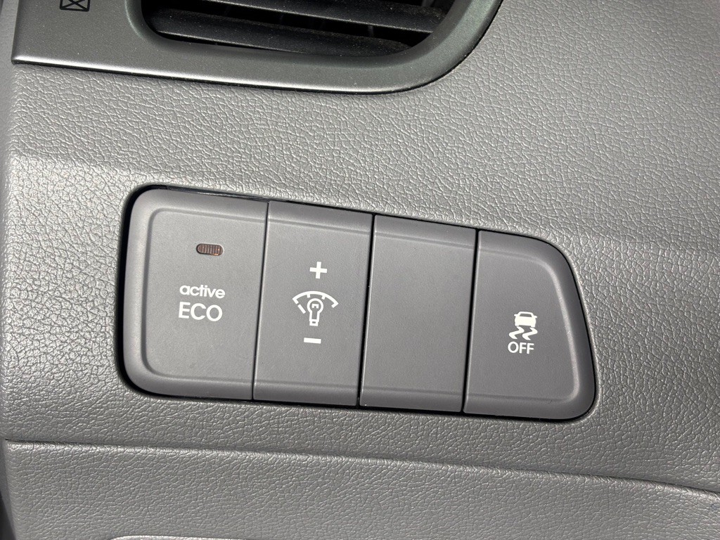 2016 Hyundai Elantra Image 17