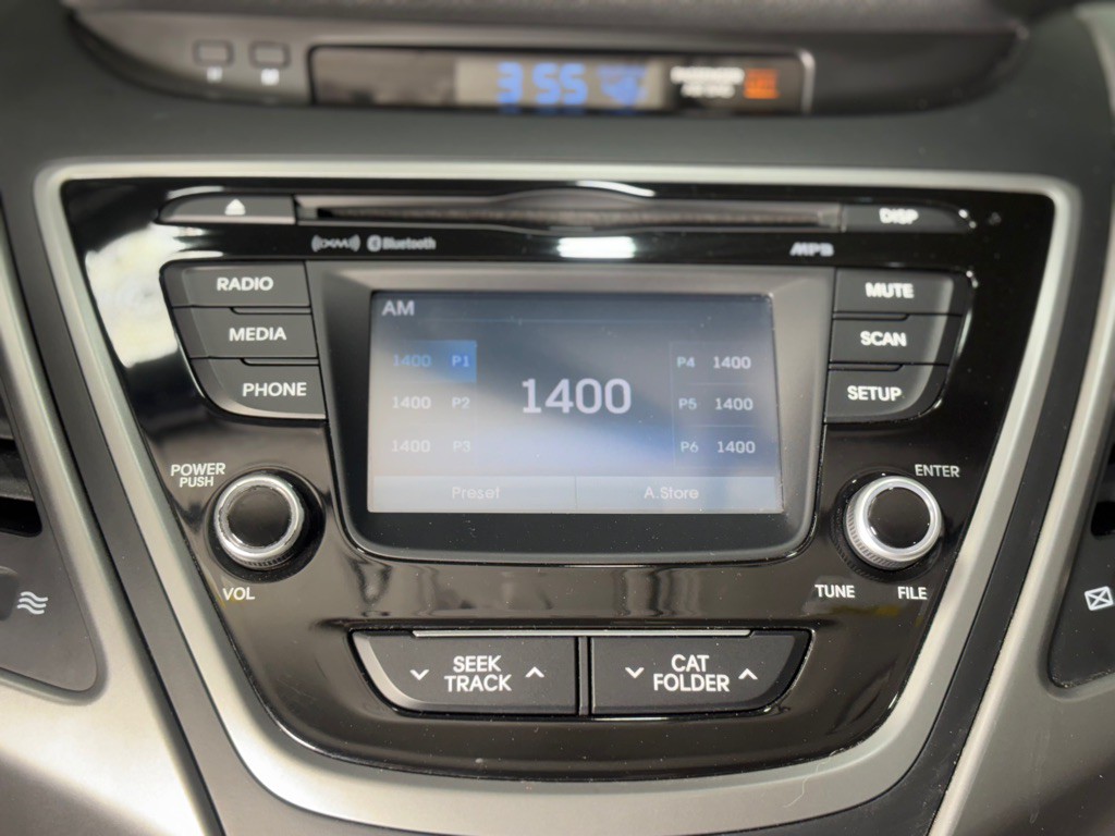 2016 Hyundai Elantra Image 22