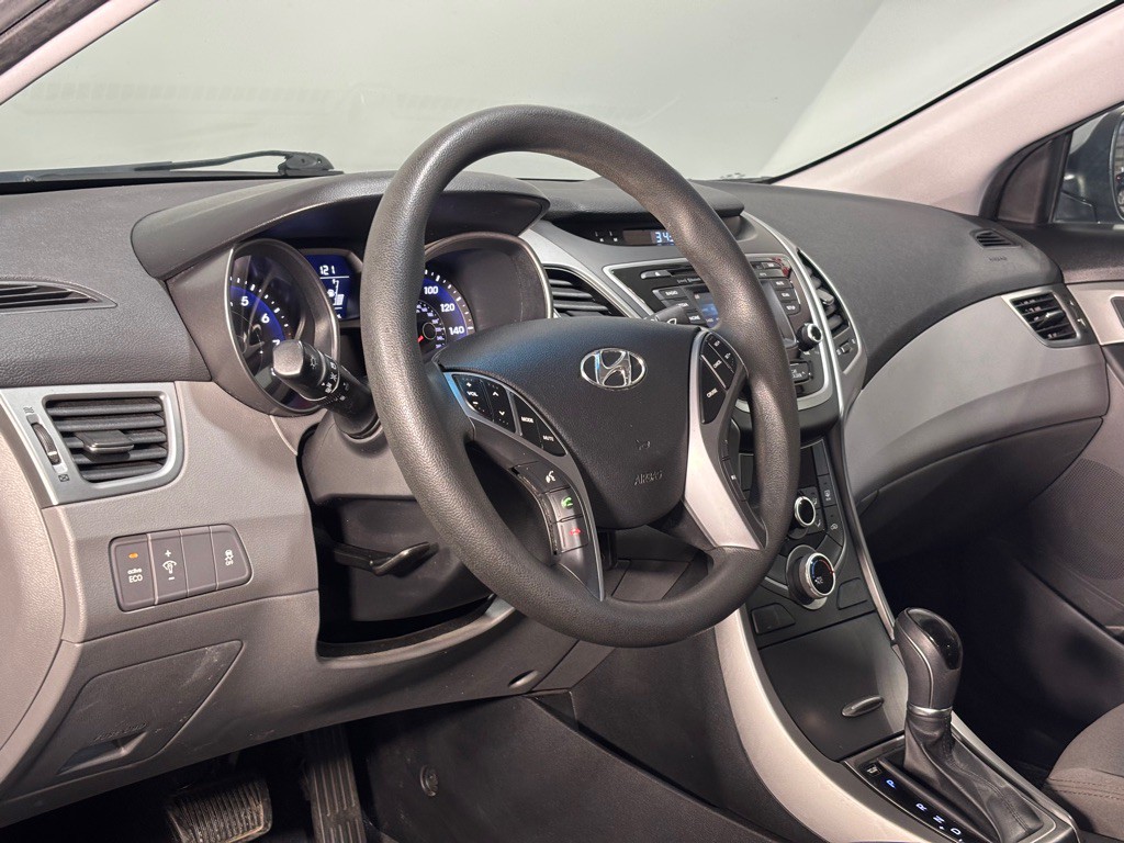 2016 Hyundai Elantra Image 29