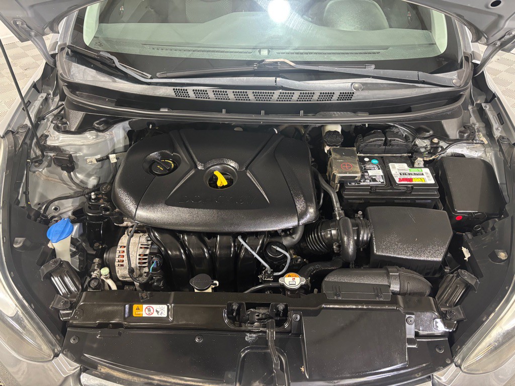 2016 Hyundai Elantra Image 31