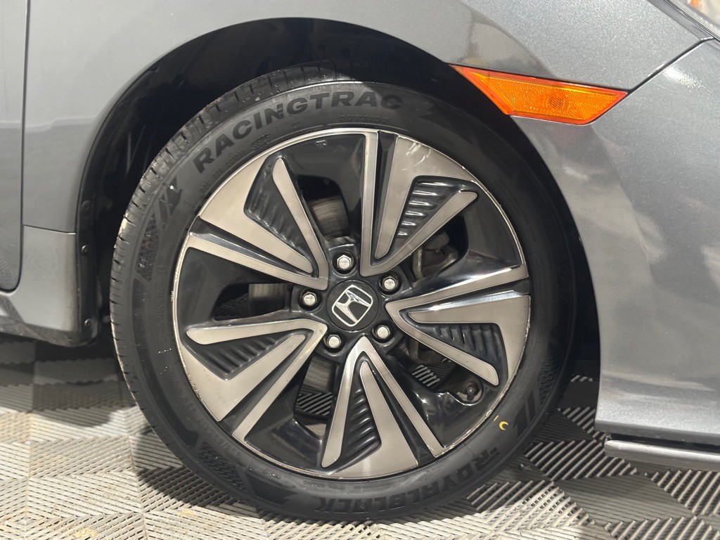 2017 Honda Civic Image 38