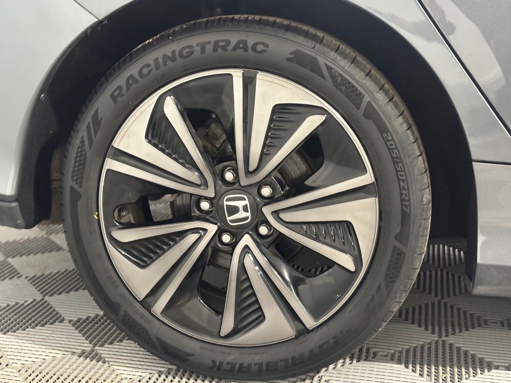 2017 Honda Civic Image 39