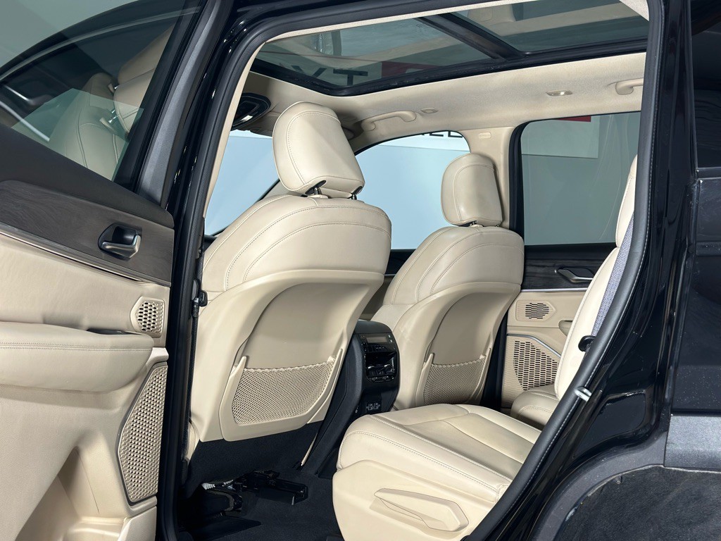 2021 Jeep Grand Cherokee Image 11