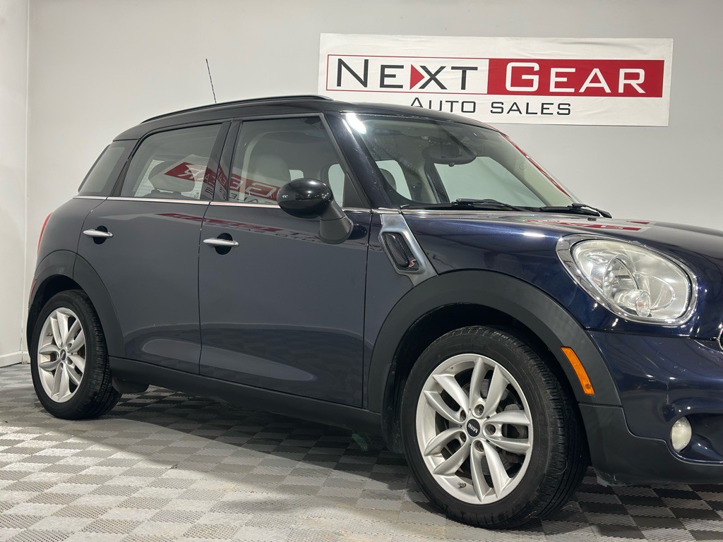 2014 MINI Cooper Image 2