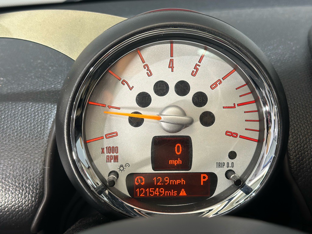 2014 MINI Cooper Image 12