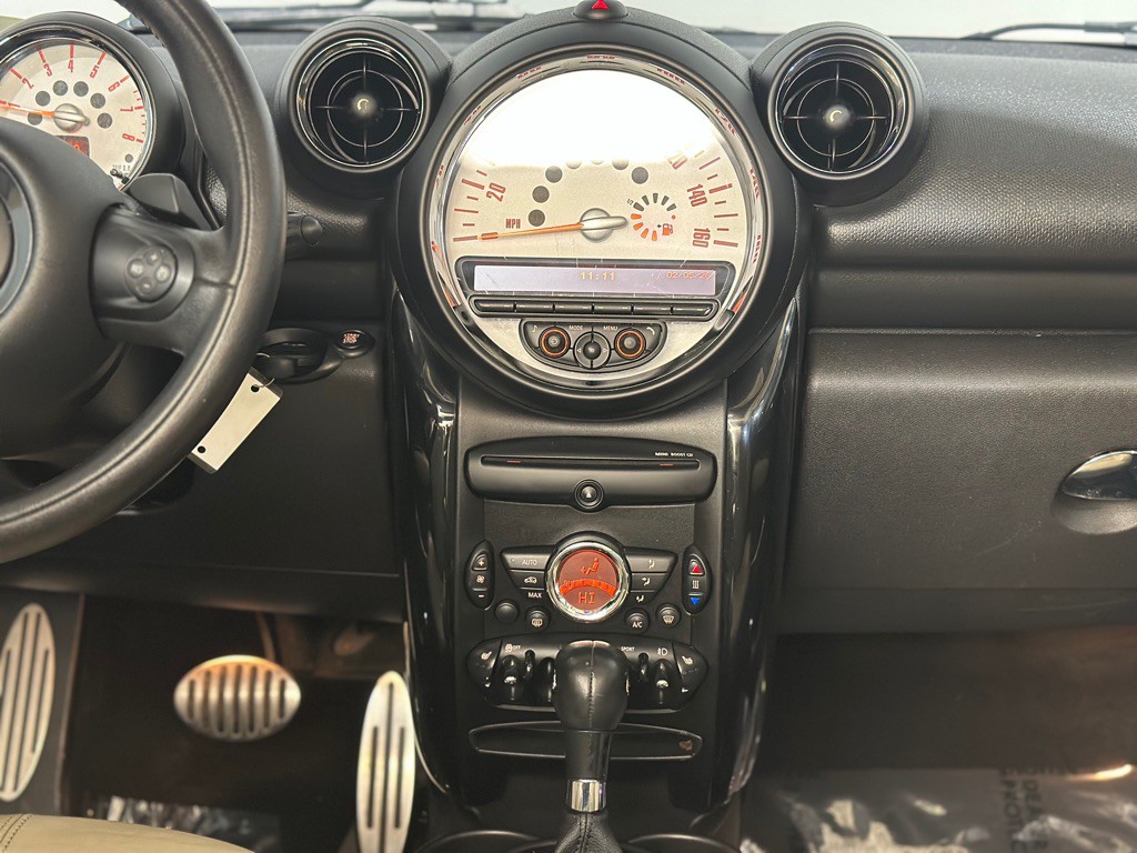 2014 MINI Cooper Image 14