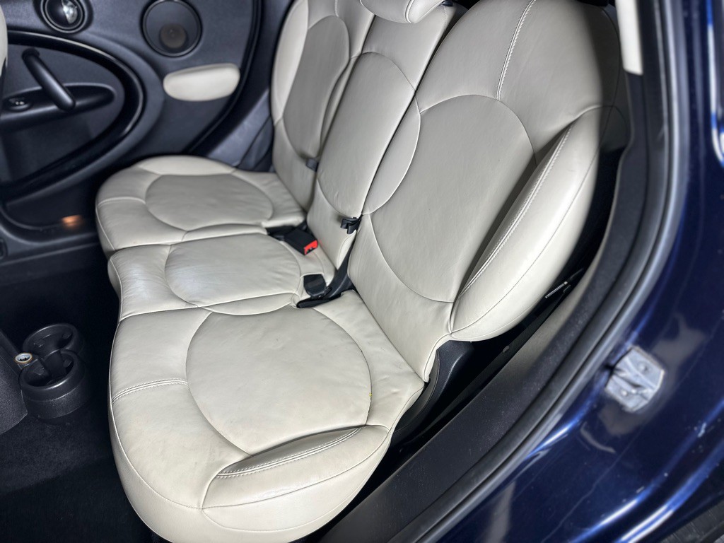 2014 MINI Cooper Image 22