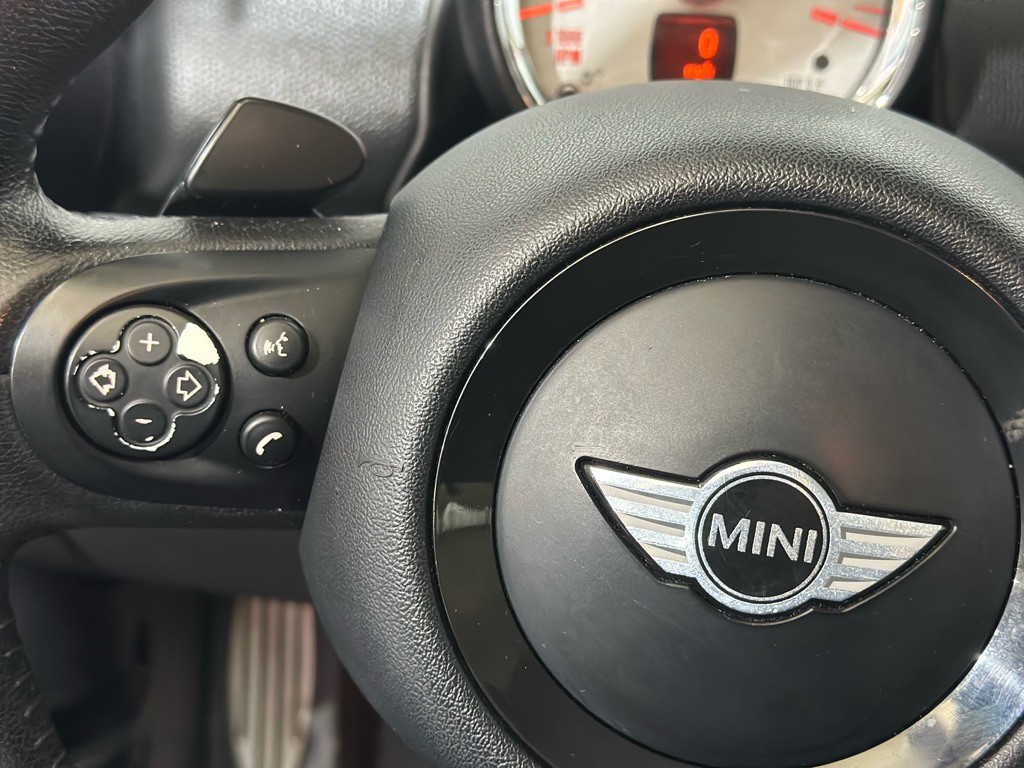 2014 MINI Cooper Image 24