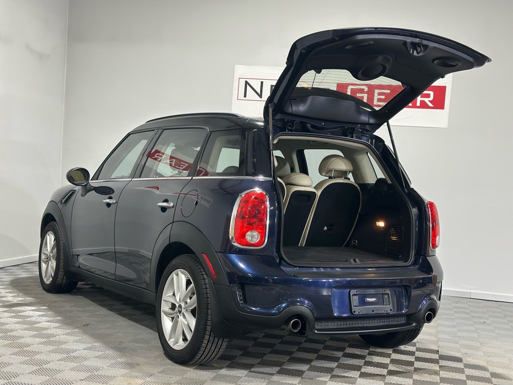 2014 MINI Cooper Image 28