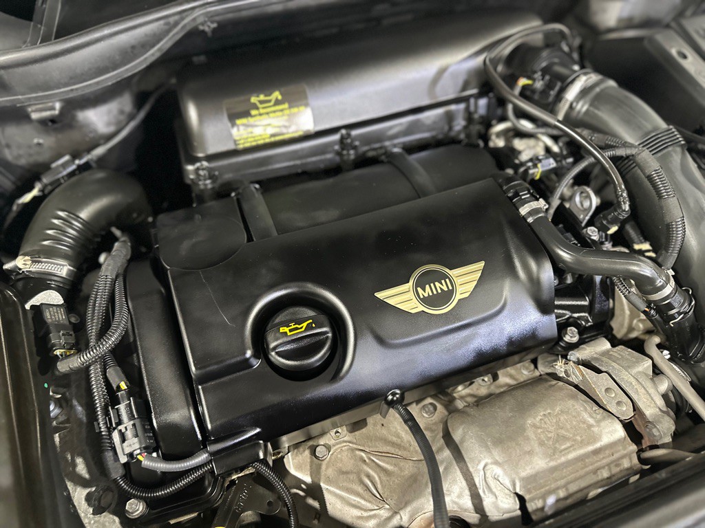 2014 MINI Cooper Image 31