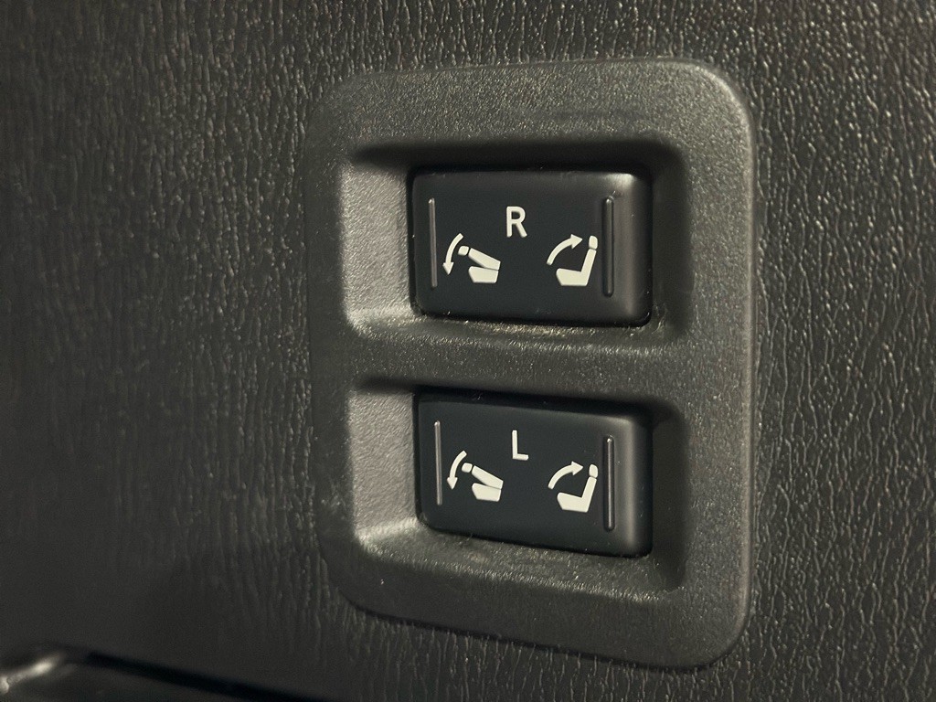 2019 Nissan Armada Image 42