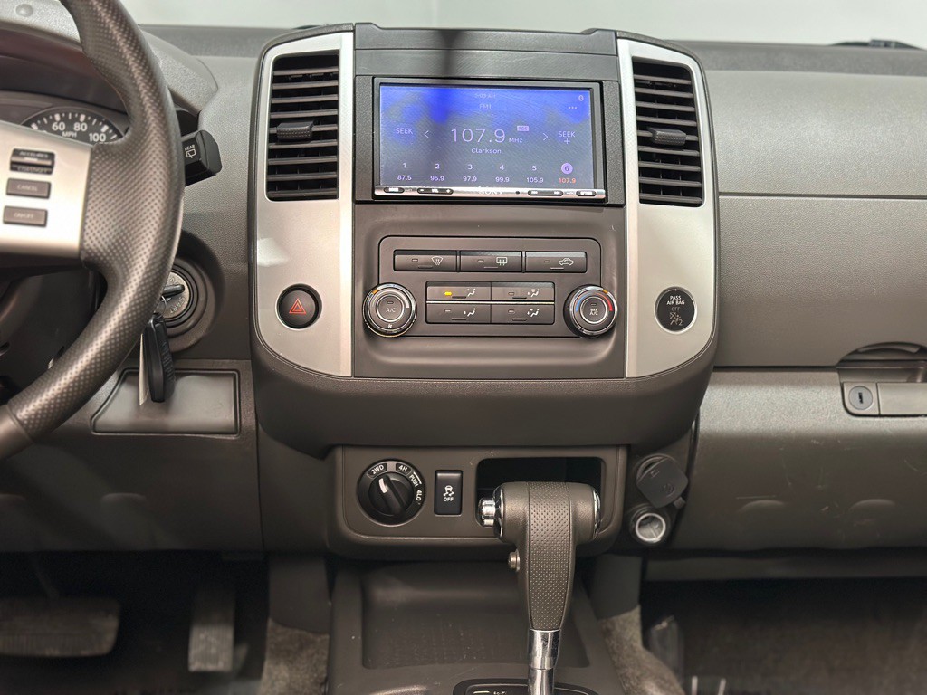 2015 Nissan Xterra Image 15