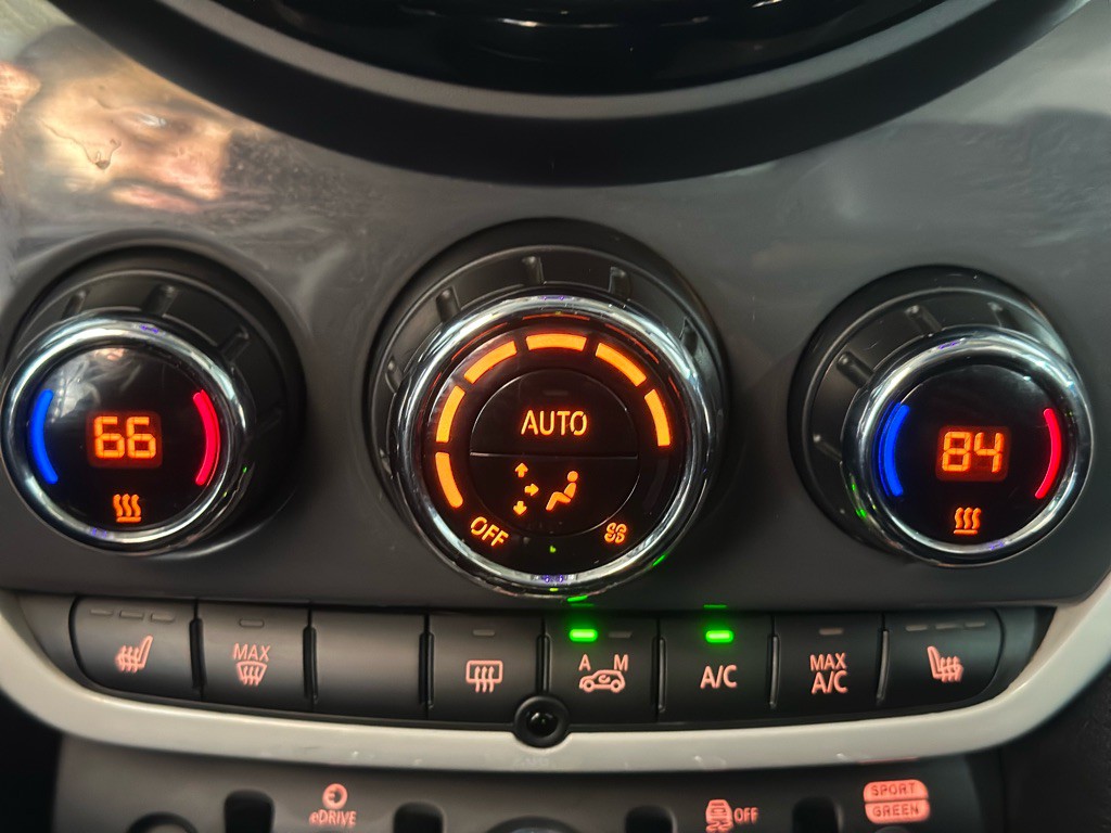 2018 MINI Cooper Image 18